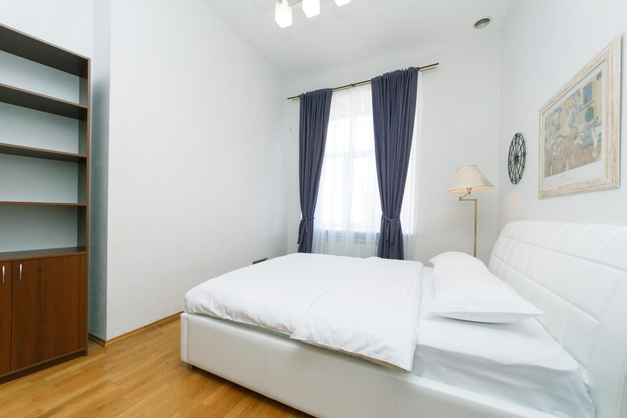 Lux Near Maidan, Khreschutyk 3Br Apartment Kiev Bagian luar foto