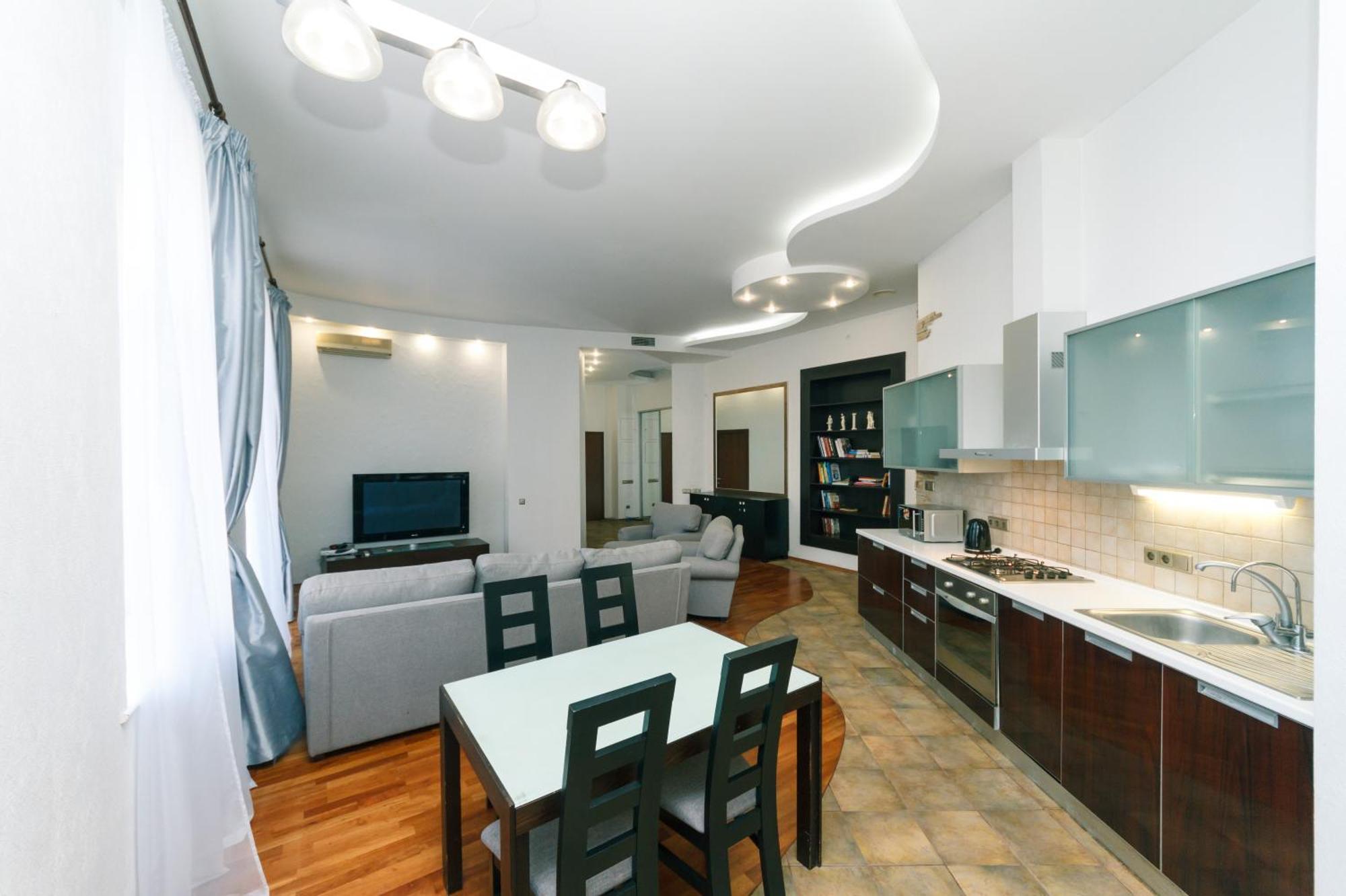 Lux Near Maidan, Khreschutyk 3Br Apartment Kiev Bagian luar foto