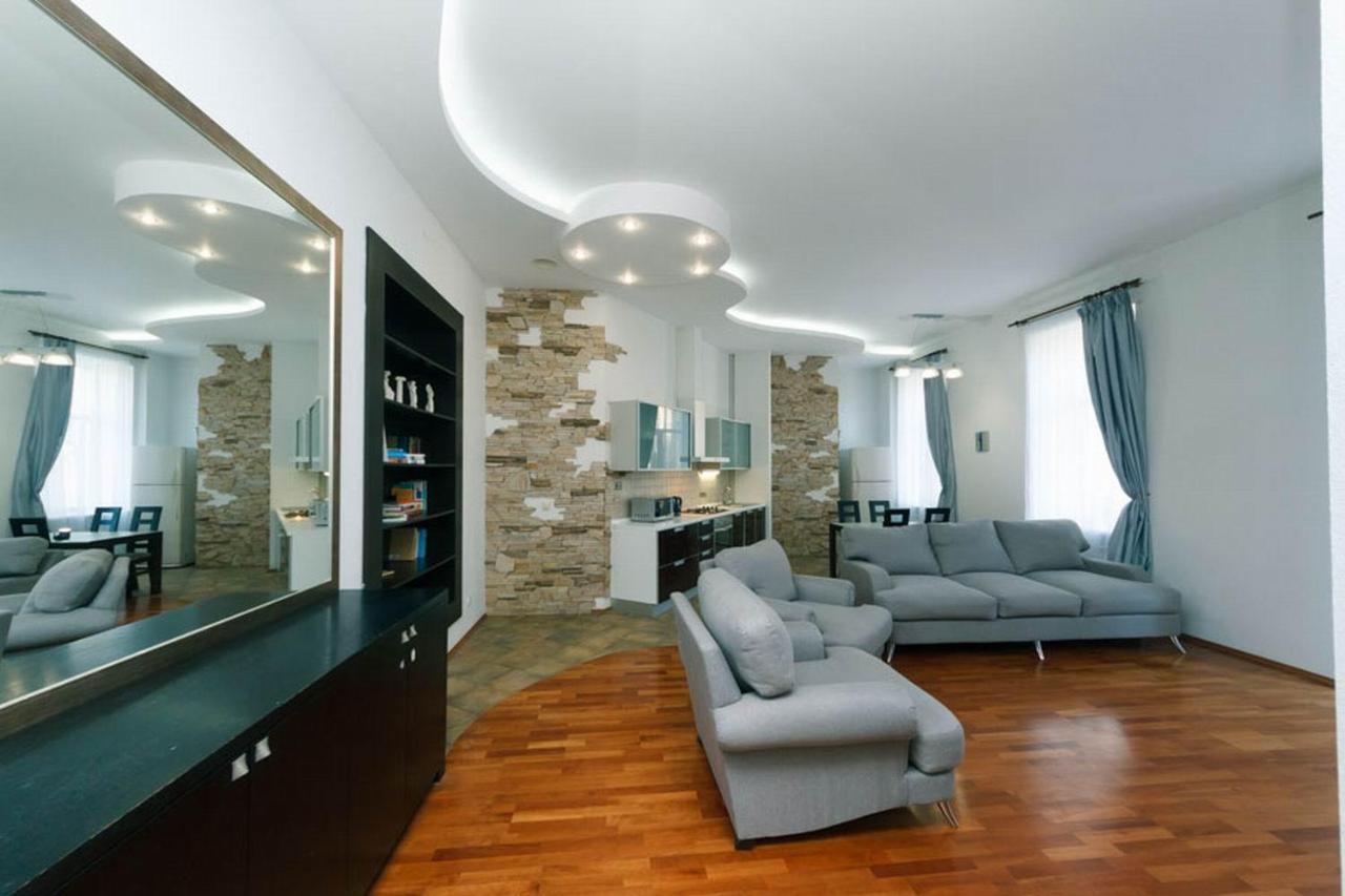Lux Near Maidan, Khreschutyk 3Br Apartment Kiev Bagian luar foto